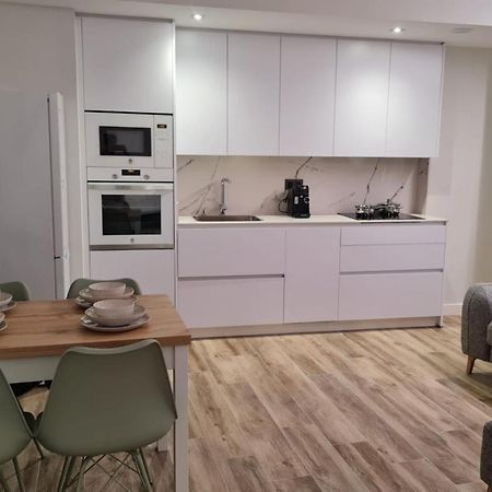 V53 A Apartment Виго Екстериор снимка