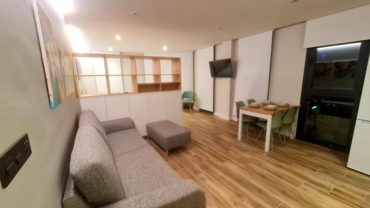 V53 A Apartment Виго Екстериор снимка