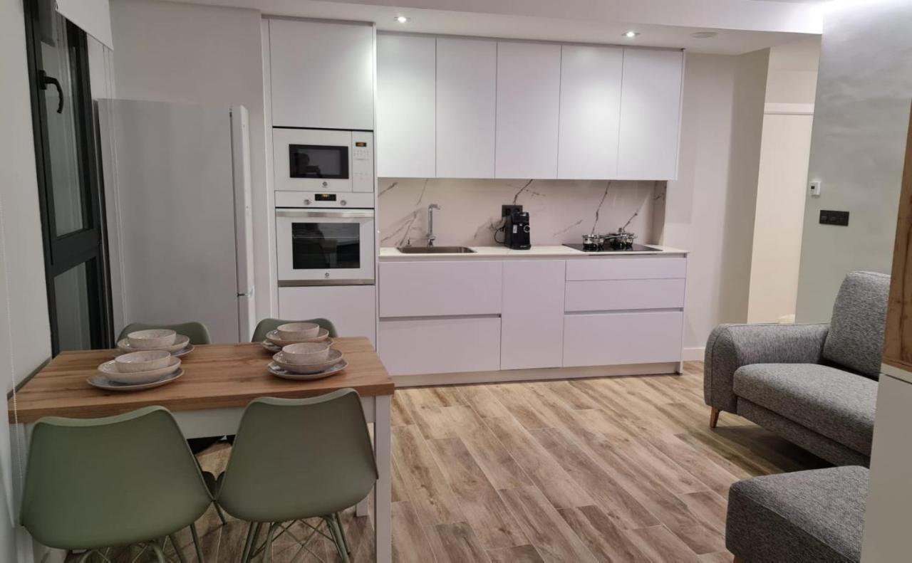V53 A Apartment Виго Екстериор снимка