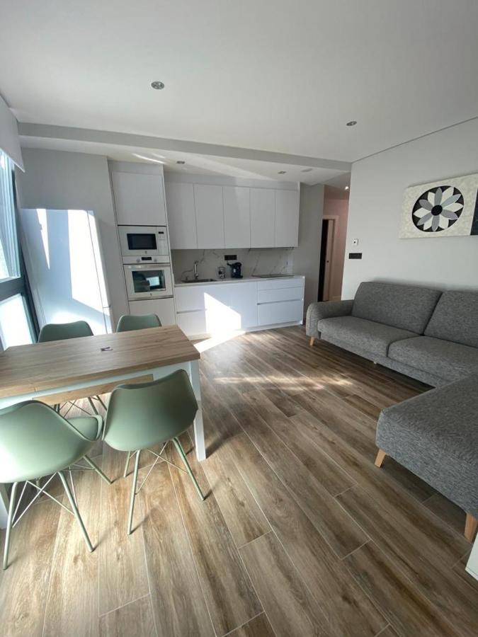 V53 A Apartment Виго Екстериор снимка