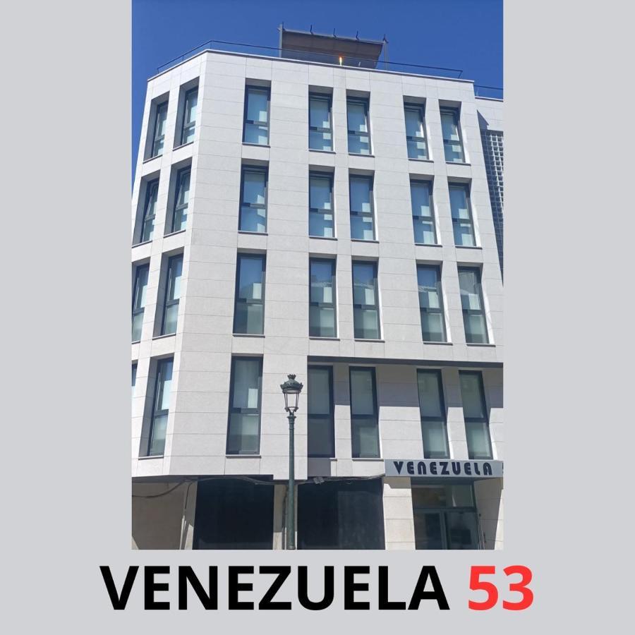 V53 A Apartment Виго Екстериор снимка